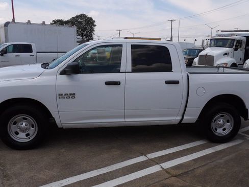 Used 2018 RAM 1500 Tradesman RWD image 4