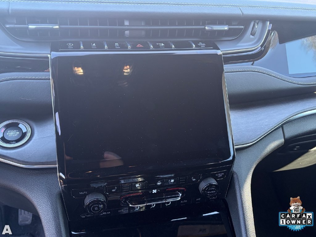 Certified 2023 Jeep Grand Cherokee Overland w/ Luxury Tech Group IV AWD/4WD image 12