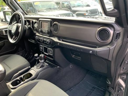 Used 2021 Jeep Wrangler Sport AWD/4WD image 12