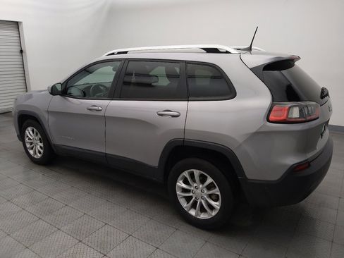 Used 2020 Jeep Cherokee Latitude FWD image 3