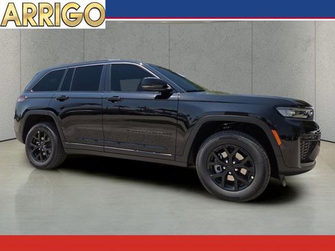 New 2026 Jeep Grand Cherokee Altitude AWD/4WD image 1