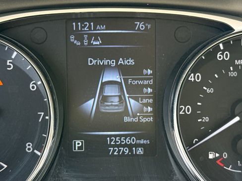 Used 2015 Nissan Rogue SL w/ SL Premium Package image 16