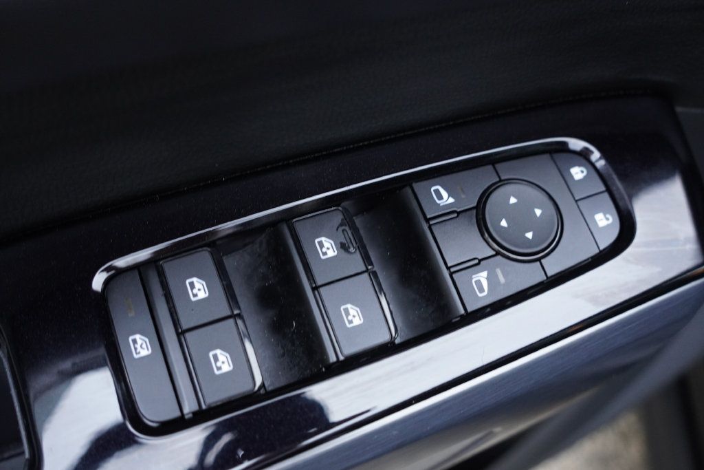 Used 2024 Nissan Pathfinder SL w/ SL Premium Package AWD/4WD image 25