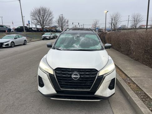Used 2023 Nissan Kicks SR w/ SR Premium Package image 2