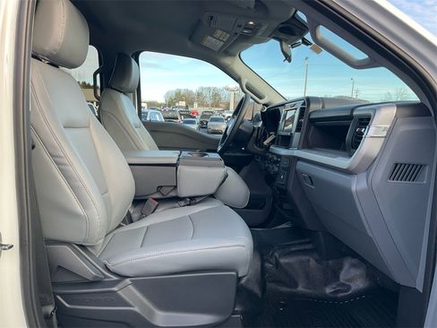 New 2026 Ford F250 XL w/ XL Chrome Package image 12