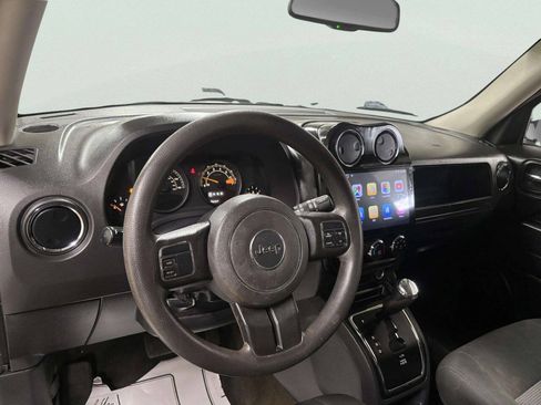 Used 2016 Jeep Patriot Sport FWD image 13