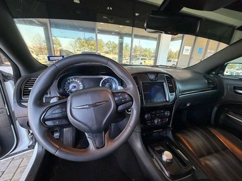 Used 2022 Chrysler 300 S image 10