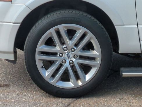 Used 2016 Ford Expedition EL Limited w/ Equipment Group 301A AWD/4WD image 14