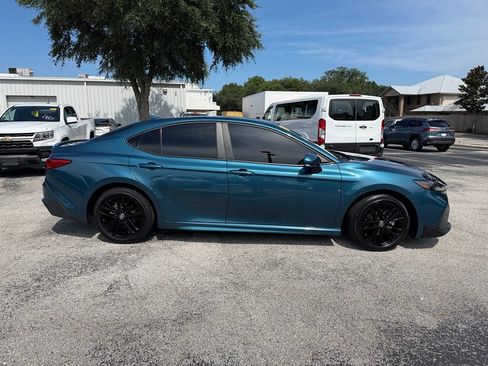 Used 2025 Toyota Camry SE w/ Convenience Package FWD image 10