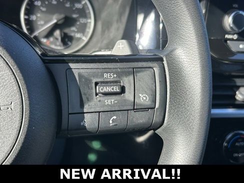 Used 2022 Nissan Pathfinder S image 23