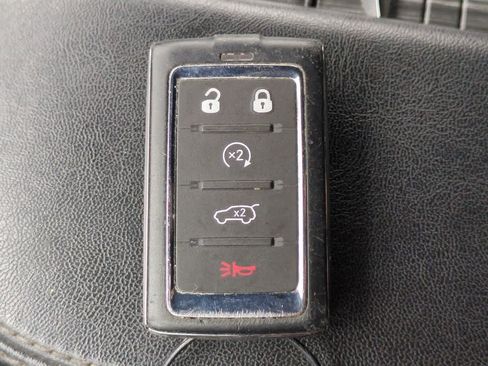 Used 2024 Jeep Wagoneer L Series II RWD image 36