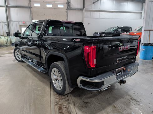 Used 2022 GMC Sierra 1500 SLT w/ SLT Premium Plus Package AWD/4WD image 4