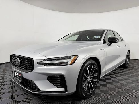 Used 2023 Volvo S60 T8 Plus AWD/4WD image 2