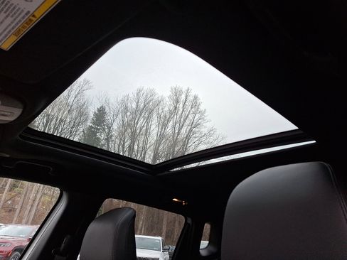 New 2026 Jeep Compass Limited w/ Sun, Sound & Navigation Group image 8