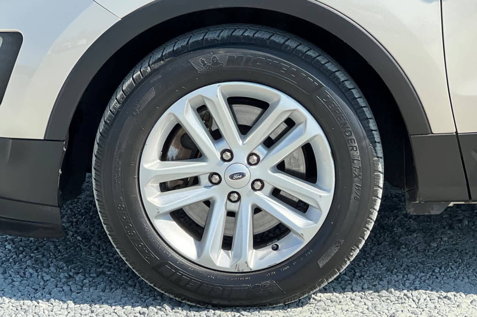 Used 2017 Ford Explorer XLT FWD image 35