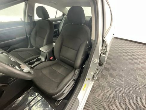 Used 2020 Hyundai Elantra SE w/ Cargo Package (C1) FWD image 6