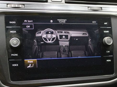 Used 2022 Volkswagen Tiguan SE image 33