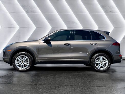 Used 2016 Porsche Cayenne AWD/4WD image 5