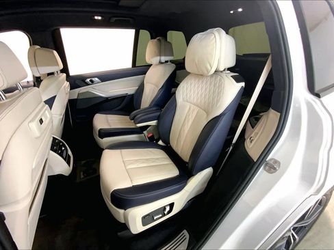 Used 2019 BMW X7 xDrive40i w/ Dynamic Handling Package image 21