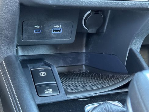 Used 2023 Nissan Kicks SR image 30