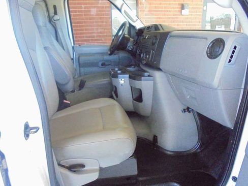 Used 2014 Ford E-250 and Econoline 250 w/ Power Group image 10