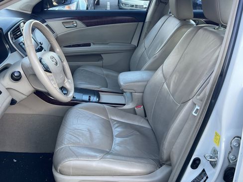 Used 2011 Toyota Avalon image 13