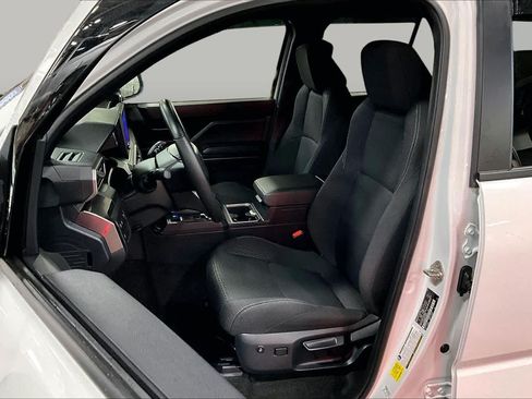 Certified 2025 Toyota 4Runner SR5 AWD/4WD image 9