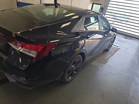 Used 2023 Hyundai Elantra SEL FWD image 3