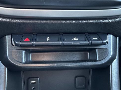 Used 2017 Chevrolet Colorado LT w/ LT Convenience Package AWD/4WD image 30