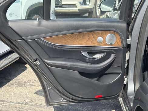 Used 2018 Mercedes-Benz E 300 w/ Premium 3 Package (Q03) image 23