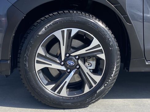 Used 2025 Subaru Crosstrek 2.0i Premium image 8