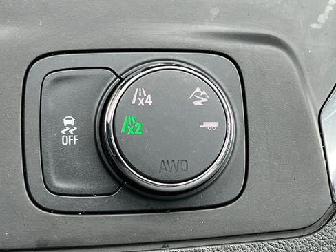 Used 2019 Chevrolet Traverse LT image 26