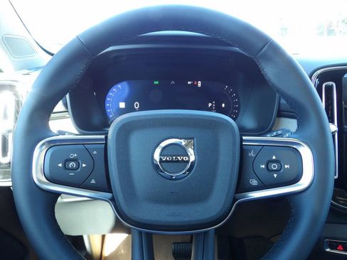 New 2026 Volvo XC40 B4 Core w/ Climate Package image 16