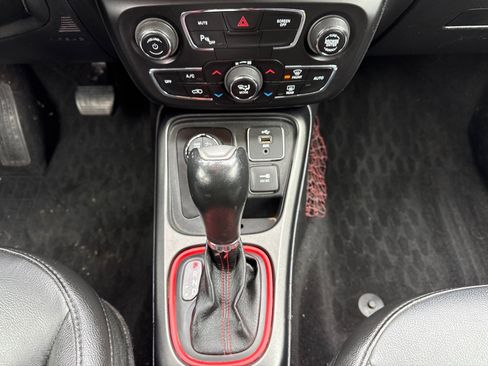 Used 2018 Jeep Compass Trailhawk w/ Safe & Security Group image 26