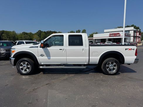 Used 2011 Ford F250 Lariat w/ Lariat Interior Pkg AWD/4WD image 2