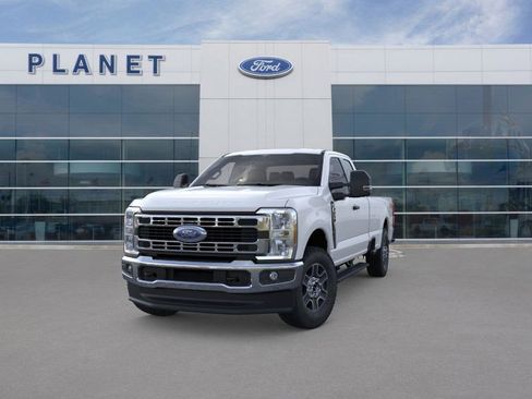 New 2025 Ford F250 XLT w/ FX4 Off-Road Package image 2