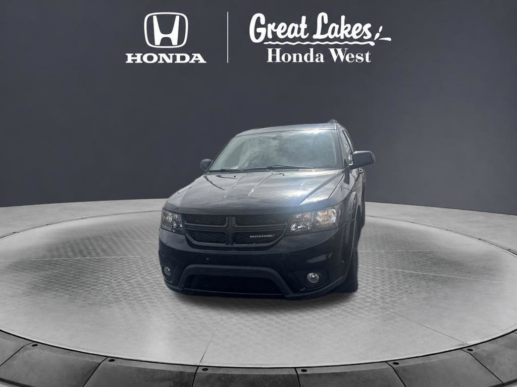 Used 2019 Dodge Journey SE w/ Blacktop Package FWD image 2