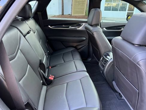 Used 2025 Cadillac XT5 Premium Luxury w/ LPO, ONYX Package FWD image 14