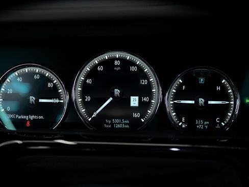 Used 2023 Rolls-Royce Phantom Sedan RWD image 70