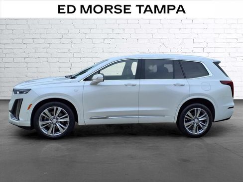 Used 2023 Cadillac XT6 Premium Luxury w/ Technology Package AWD/4WD image 2