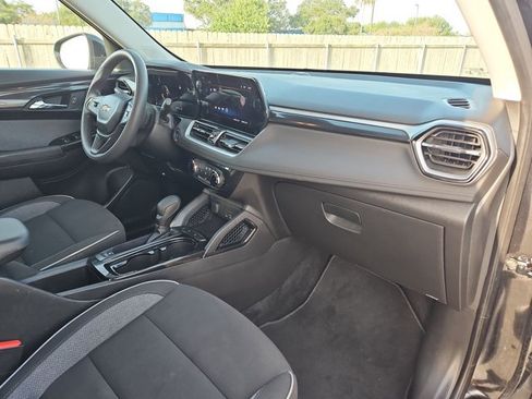 Used 2025 Chevrolet TrailBlazer LT FWD image 20