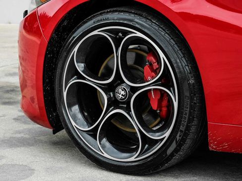 Used 2022 Alfa Romeo Giulia Ti AWD/4WD image 54