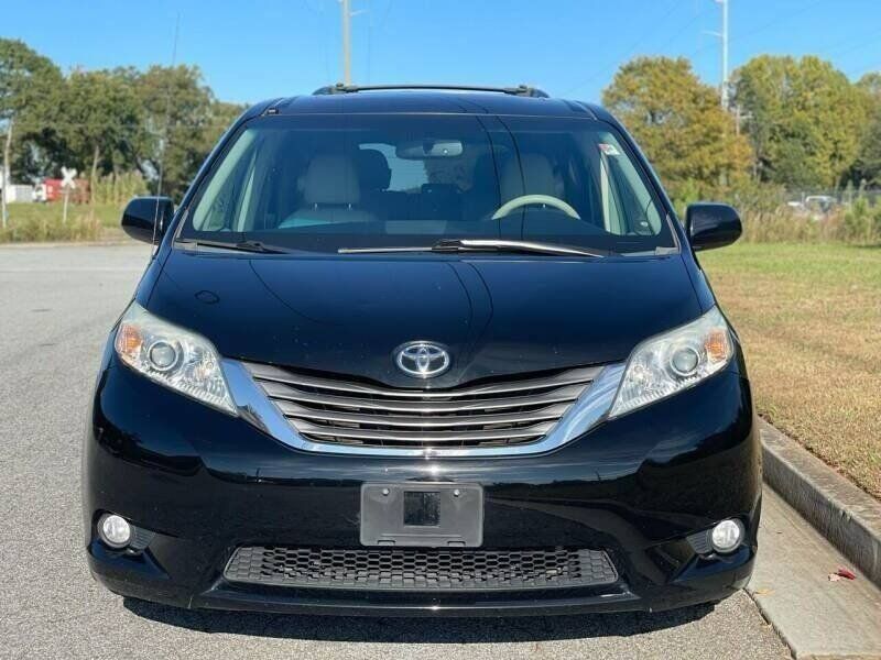 Used 2011 Toyota Sienna XLE FWD image 5