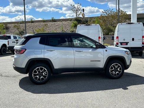 Certified 2025 Jeep Compass Trailhawk AWD/4WD image 10