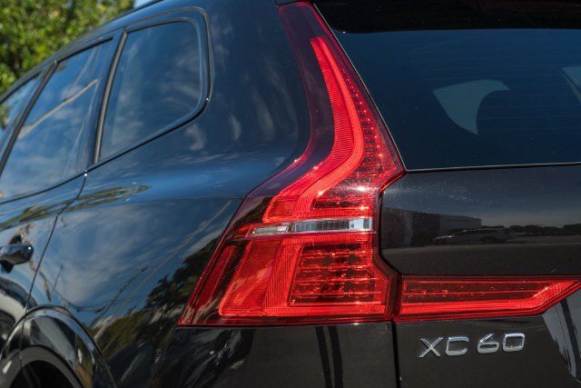 Used 2024 Volvo XC60 T8 Plus w/ Protection Package Premier AWD/4WD image 8