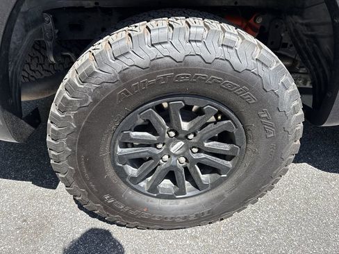 Used 2025 Ford F150 Raptor AWD/4WD image 16