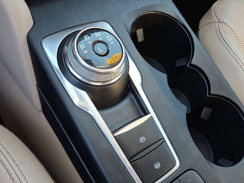 Used 2022 Ford Escape Titanium w/ Class II Trailer Tow Package image 17