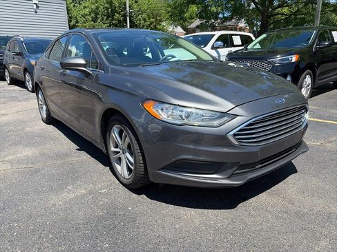 Used 2018 Ford Fusion SE w/ Fusion SE Technology Package FWD image 7