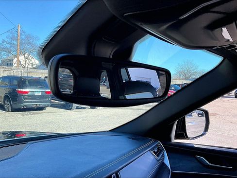 Certified 2024 Jeep Grand Cherokee Limited image 31