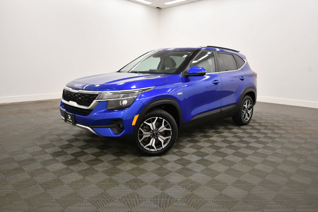 Certified 2023 Kia Seltos EX AWD/4WD image 2